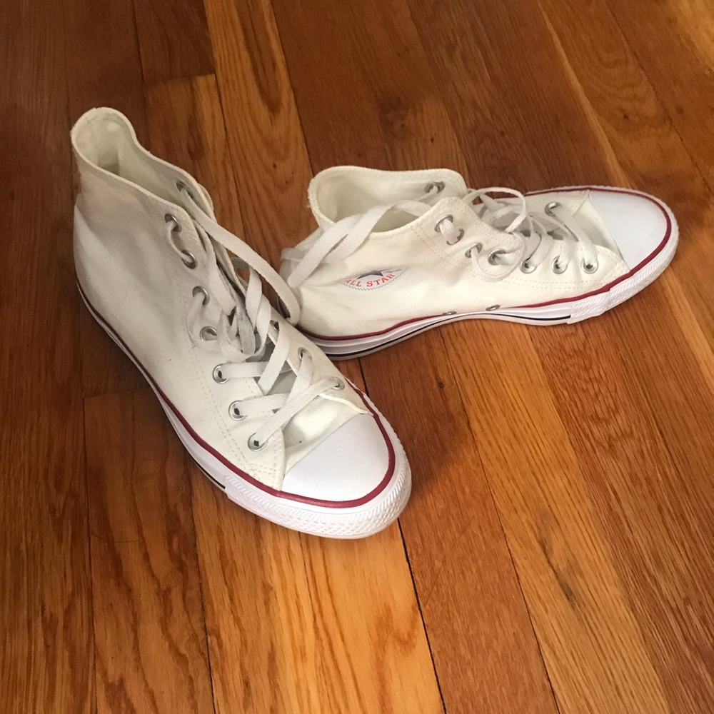 BRAND NEW CONVERSE